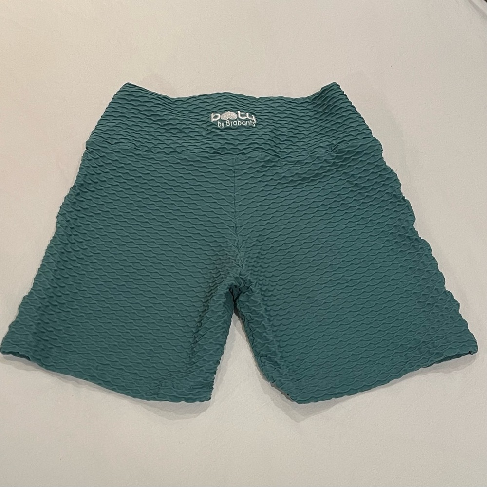 Booty by Brabants croco skin shorts mint